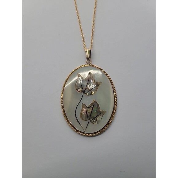 Vintage Gold Tone Mother of Pearl Pendant Necklace Abalone Inlay Leaf Design - Picture 7 of 16